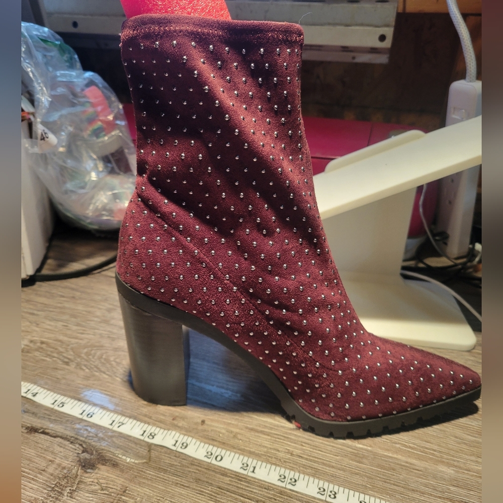 Charles David NEW Danielle Elegant Burgundy Studded Ankle Boots Size 9.5 Womans